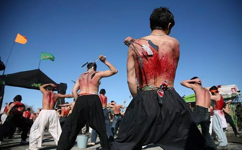 Những lễ hội, nghi lễ kỳ lạ ở Ấn Độ khiến du khách sốc nặng - 11