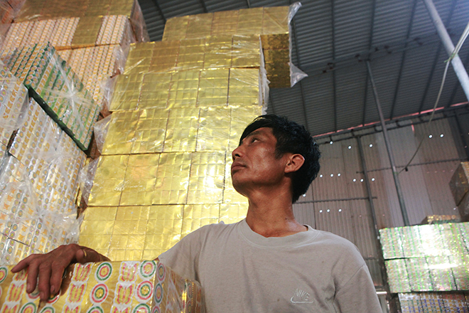 “Vàng thỏi” ế ẩm, chất đầy kho vì dịch COVID-19 - 7