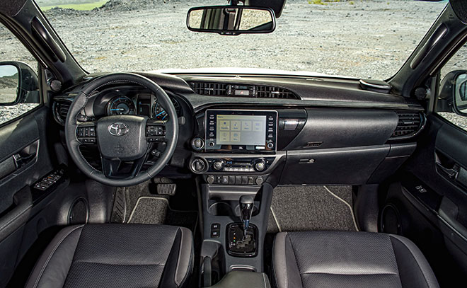 Toyota Hilux 2020 ra mắt tại Việt Nam, giá 921 triệu đồng - 11