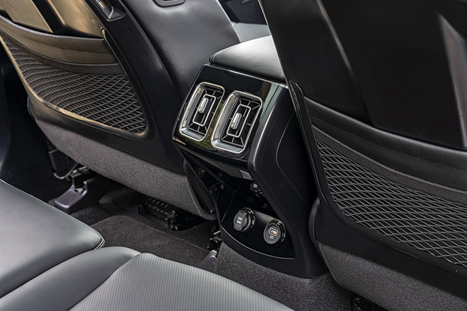 KIA Sorento thế hệ mới có giá bán 1,2 tỷ đồng - 9