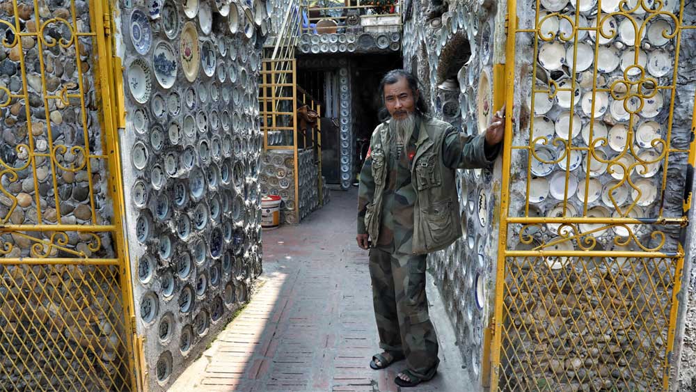 Báo nước ngoài "đua" nhau đưa tin về ngôi nhà Việt gắn 10.000 chiếc đĩa gốm sứ - 1