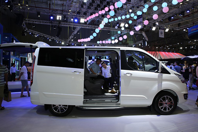 Giá lăn bánh xe MPV Ford Tourneo mới nhất tháng 8/2020 - 8