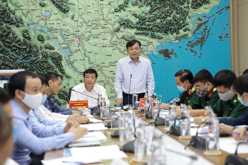 Miền Bắc đối mặt tổ hợp thiên tai: Bão số 4, mưa lũ và động đất - 2