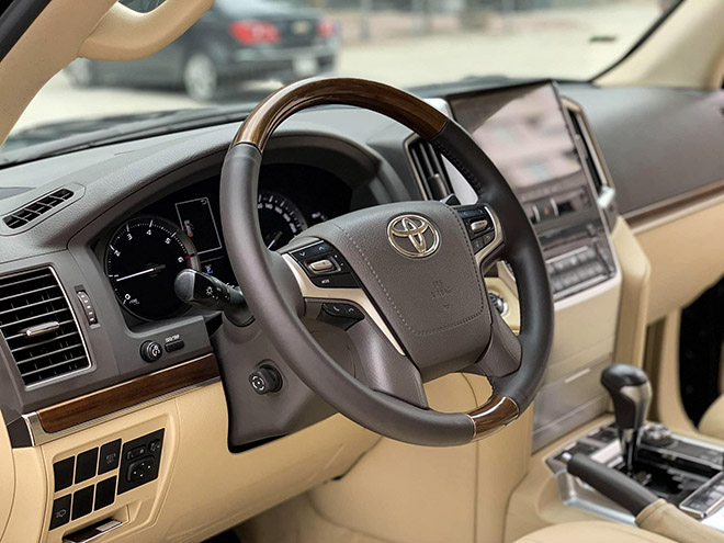 Xe SUV cỡ lớn Toyota Land Cruiser đời 2015, chạy chán bán vẫn lời - 8