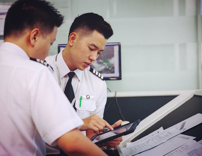 Cơ trưởng trẻ nhất Việt Nam bật mí về con đường trở thành phi công như thế nào - 3