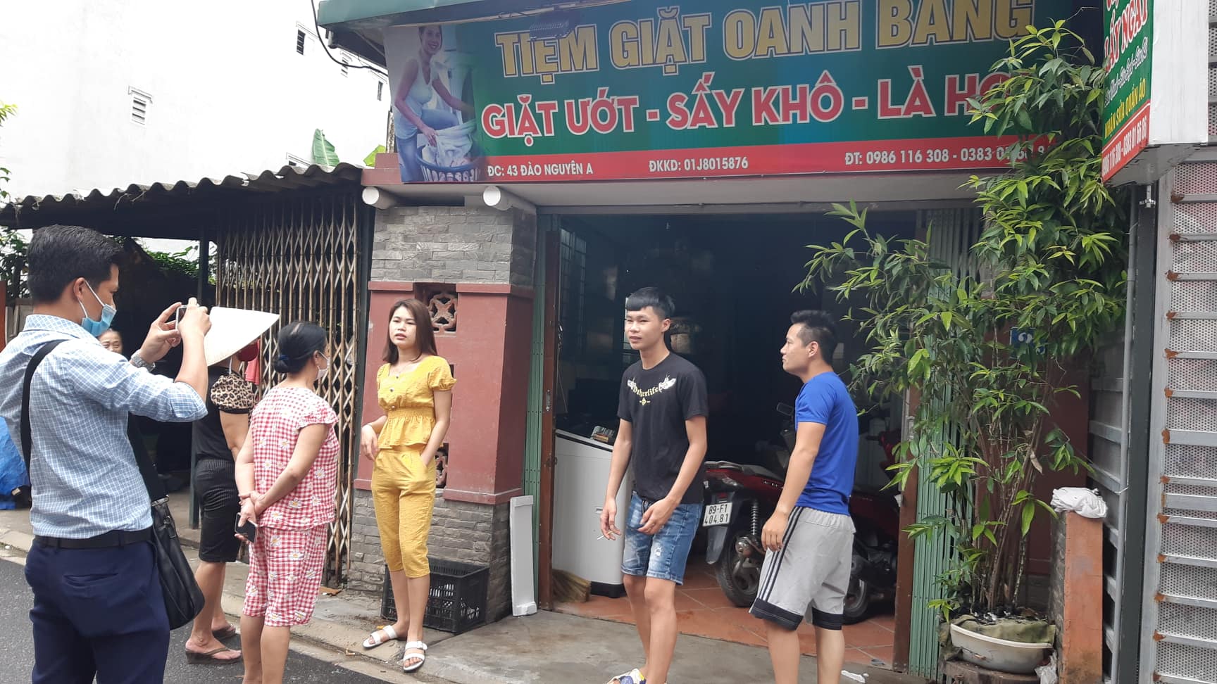 Nữ sinh kể lại giây phút phát hiện bé sơ sinh bị bỏ rơi trong khe tường giữa 2 nhà - 2