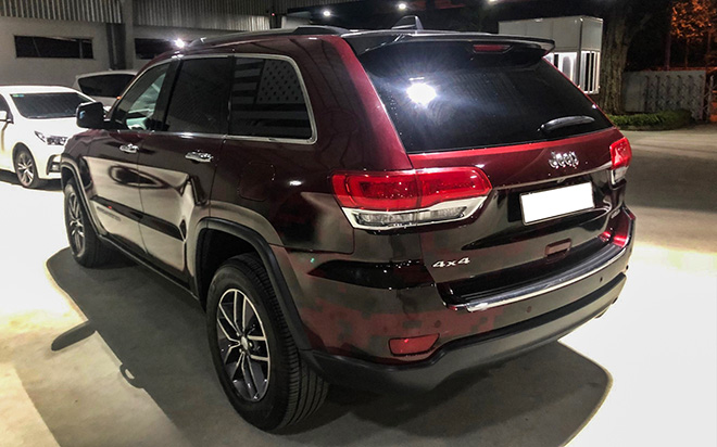 Xe SUV Jeep Cherokee đời 2017 chạy lướt rao bán hơn 2,6 tỷ đồng - 2