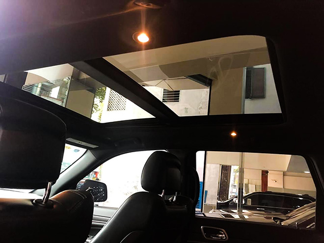 Xe SUV Jeep Cherokee đời 2017 chạy lướt rao bán hơn 2,6 tỷ đồng - 8