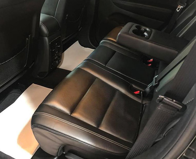 Xe SUV Jeep Cherokee đời 2017 chạy lướt rao bán hơn 2,6 tỷ đồng - 9