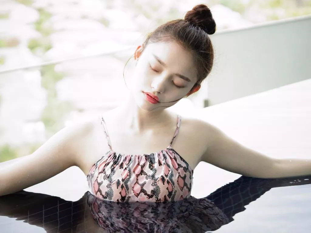 "Mỹ nhân ngư xứ Trung", "người đàn bà trẻ con xứ Hàn" thon mảnh nhờ ăn... kẹo mút - 3