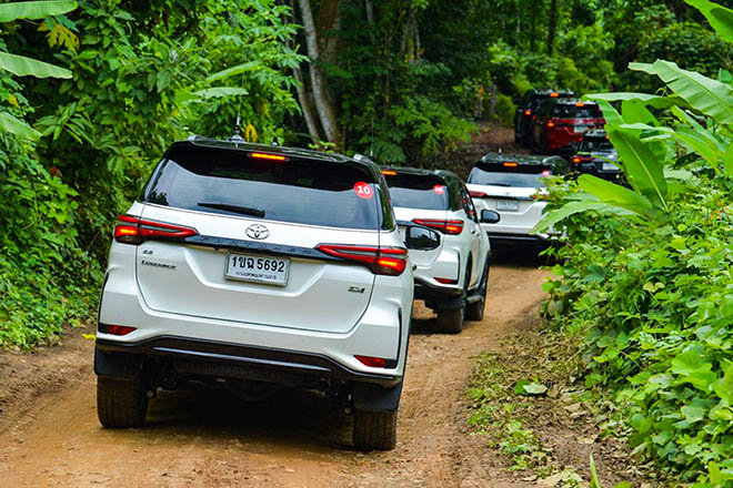 Toyota Fortuner sẽ có thêm phiên bản máy dầu 200 mã lực tại Việt Nam - 2
