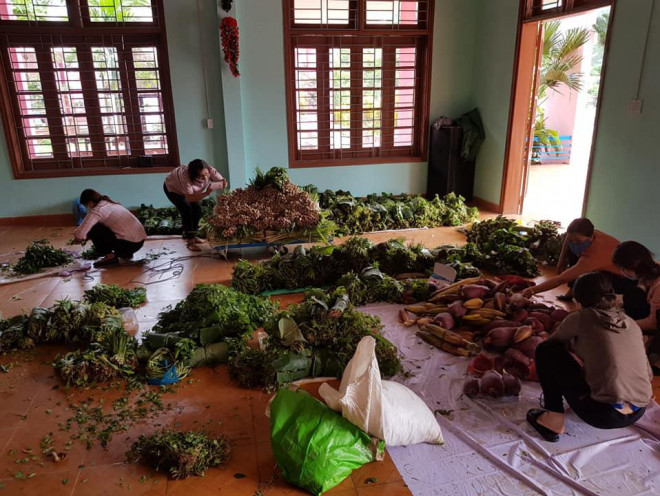 "Rụng tim" với những thức quà bà con huyện nghèo gửi xuống Đà Nẵng - 12