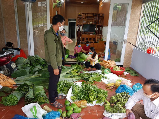 "Rụng tim" với những thức quà bà con huyện nghèo gửi xuống Đà Nẵng - 16