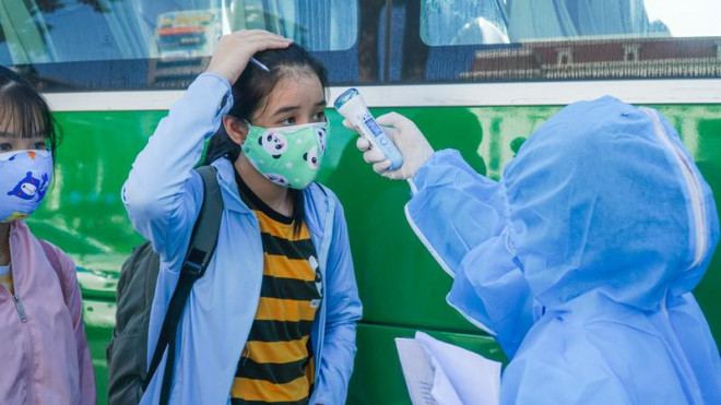 Hơn 700 người dân Quảng Ngãi rời 'tâm dịch Đà Nẵng' về quê - 9