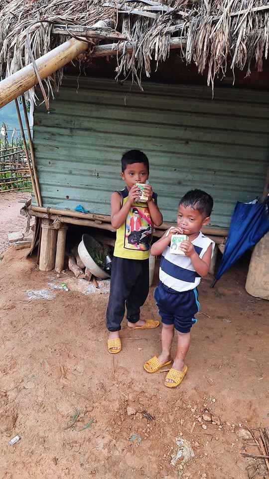 Cậu bé vác măng rừng đi ủng hộ chống dịch nhận món quà bất ngờ - 3