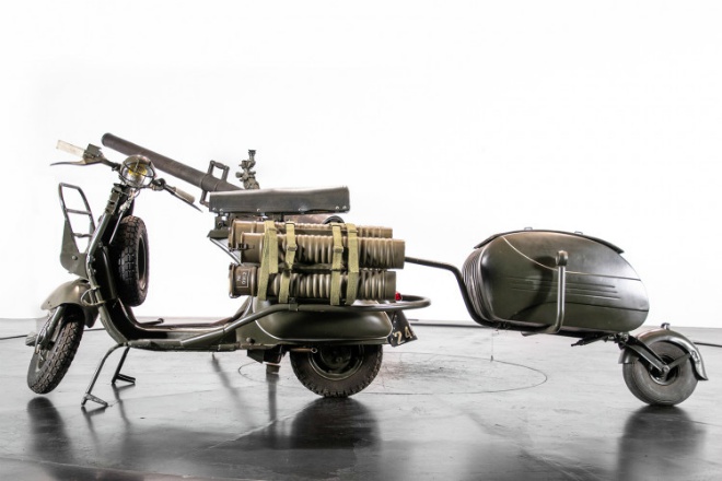 ĐỘC LẠ: Vespa bản quân sự trang bị vũ khí khủng, giá hơn 1 tỷ đồng - 1