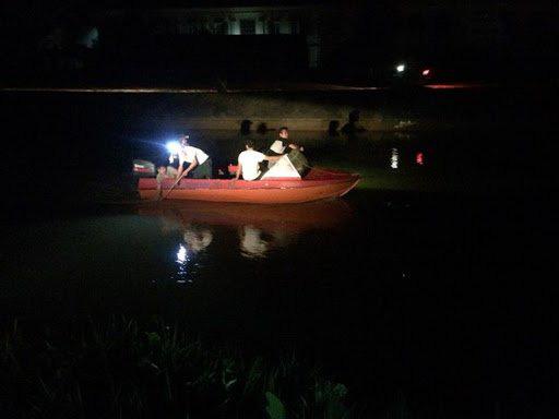 Hàng trăm người nỗ lực tìm kiếm 2 học sinh đuối nước thương tâm - 2