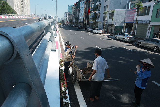 Cầu vượt trăm tỷ kết nối 3 quận ở Hà Nội trước ngày thông xe - 10