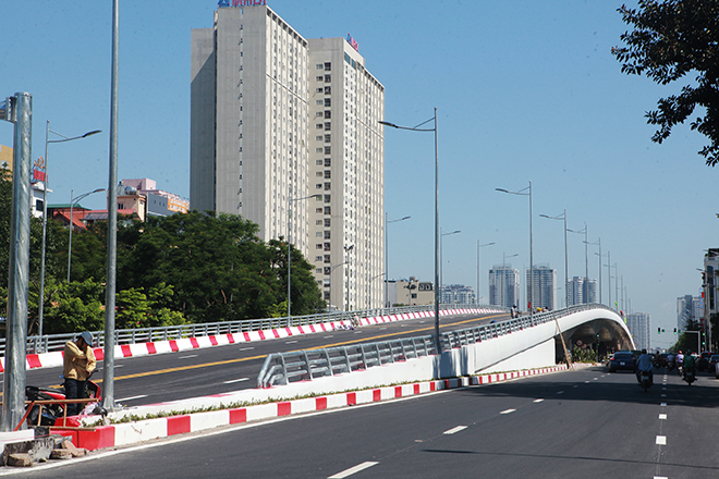 Cầu vượt trăm tỷ kết nối 3 quận ở Hà Nội trước ngày thông xe - 5