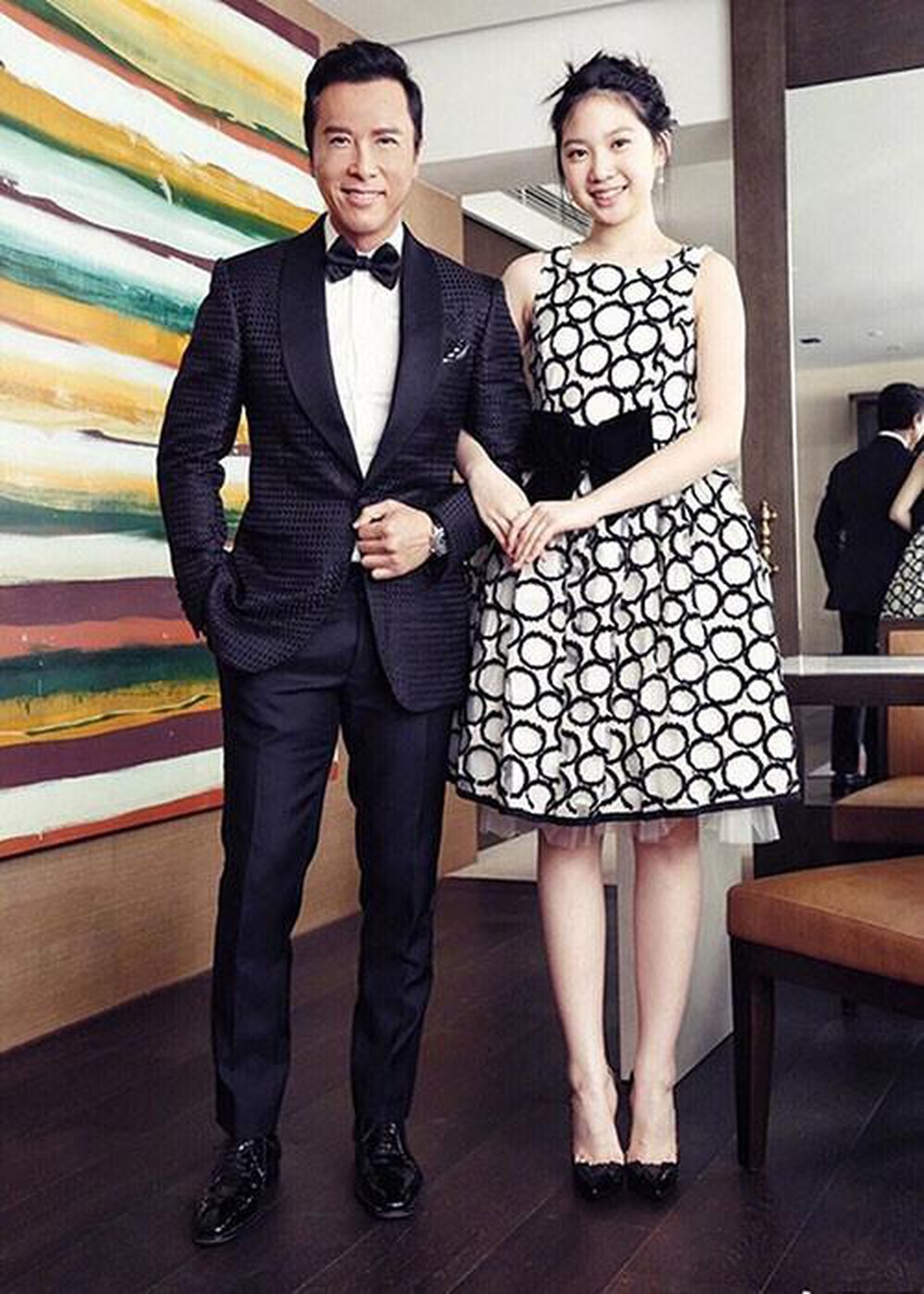 Ái nữ nhà Chân Tử Đan 16 tuổi trổ mã xinh đẹp, chân dài tít tắp như hoa hậu - 2