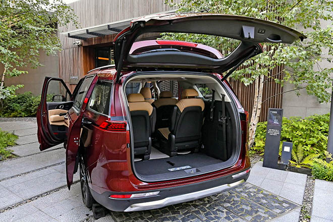 Ảnh thực tế dòng MPV KIA Sedona thế hệ mới, giá từ 745 triệu đồng - 3