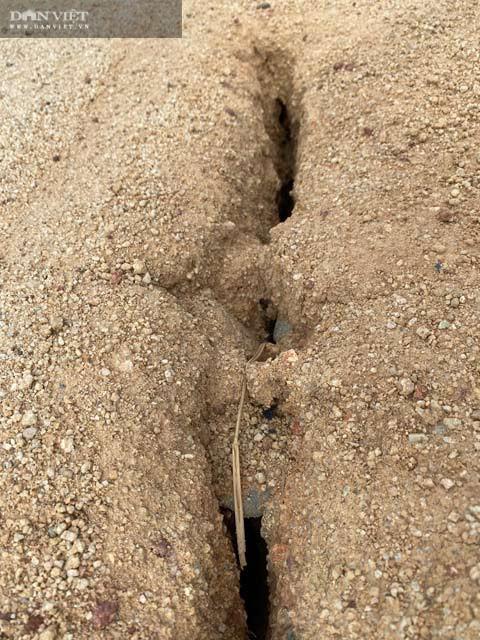 Quảng Ngãi: Hồ chứa gần 1 triệu m3 nứt toác chằng chịt, huyện khẩn cấp cầu cứu tỉnh - 4