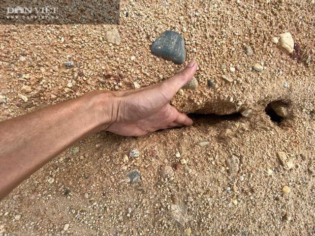 Quảng Ngãi: Hồ chứa gần 1 triệu m3 nứt toác chằng chịt, huyện khẩn cấp cầu cứu tỉnh - 2