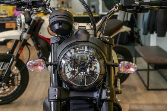 Ducati Scrambler Icon Dark Phong Cach Cổ điển Gia Chat
