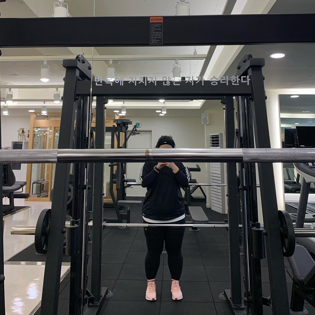 Cô gái Hàn cao "3m bẻ đôi", nặng gần 100kg vất vả giảm cân để xinh đẹp - 7