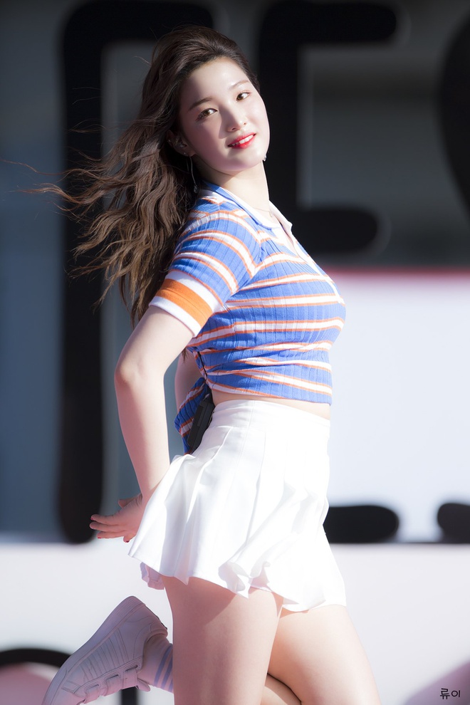 "Nữ thần siêu vòng 1" là mẹ 3 con giảm cân sau sinh thần tốc lấy lại dáng vẻ thiếu nữ - 4