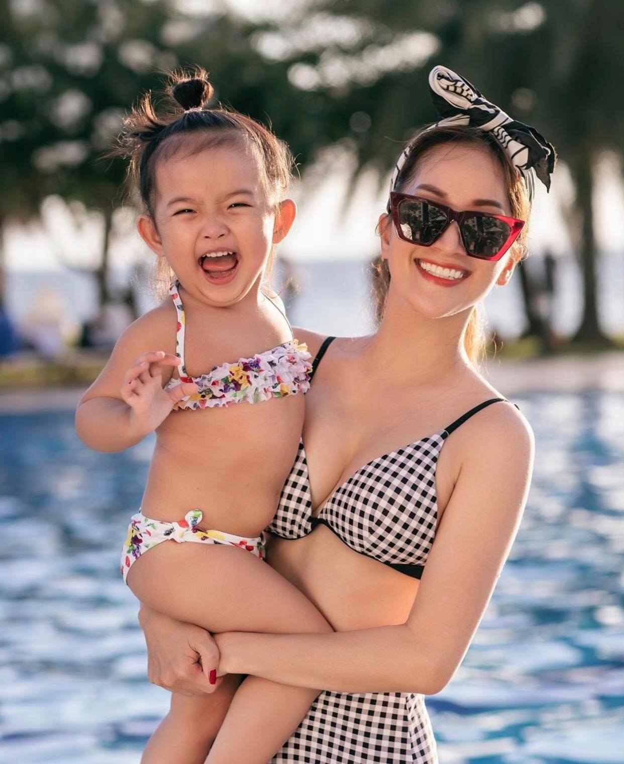 "Cô giáo lấy học trò kém 12 tuổi" cơ bụng trùng điệp, khiến chồng si mê - 3