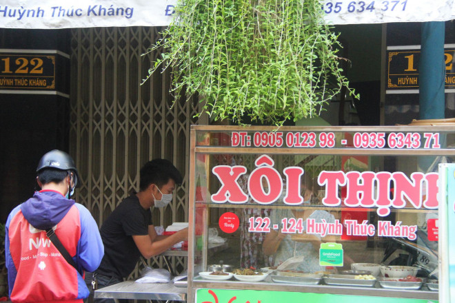 Đà Nẵng: Hàng quán ăn uống nhộn nhịp trở lại trong ngày đầu nới lỏng giãn cách - 5