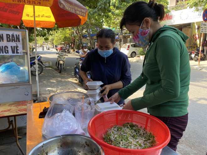 Đà Nẵng: Hàng quán ăn uống nhộn nhịp trở lại trong ngày đầu nới lỏng giãn cách - 8