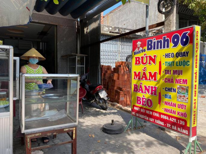 Đà Nẵng: Hàng quán ăn uống nhộn nhịp trở lại trong ngày đầu nới lỏng giãn cách - 11