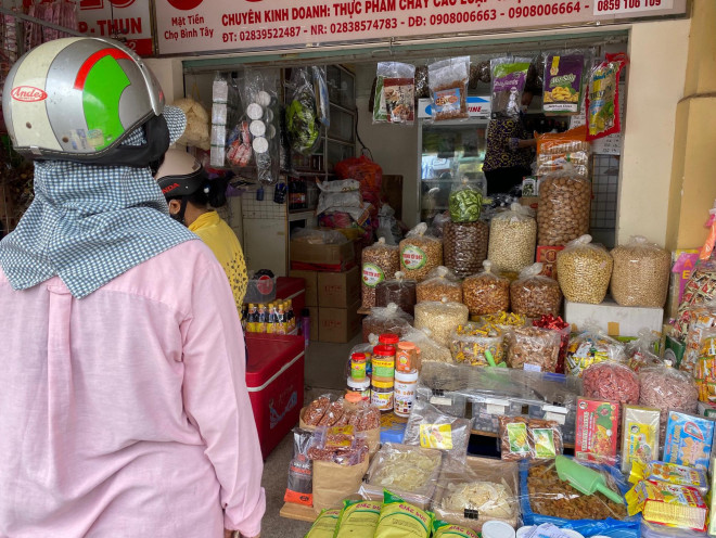 Thực phẩm chay giả mặn không nhãn mác bán đầy chợ - 1