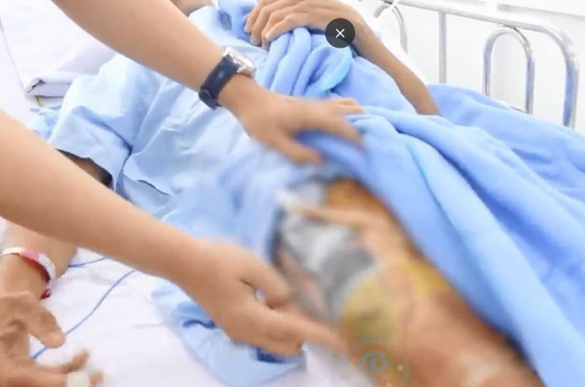 Người đàn ông bị rắn hổ mang cắn sẽ xuất viện trong 2 tuần tới - 1