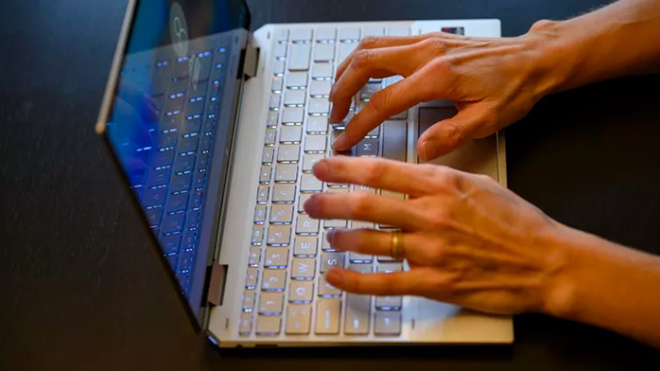 Điểm mặt những laptop "ngon" hơn MacBook Pro - 1