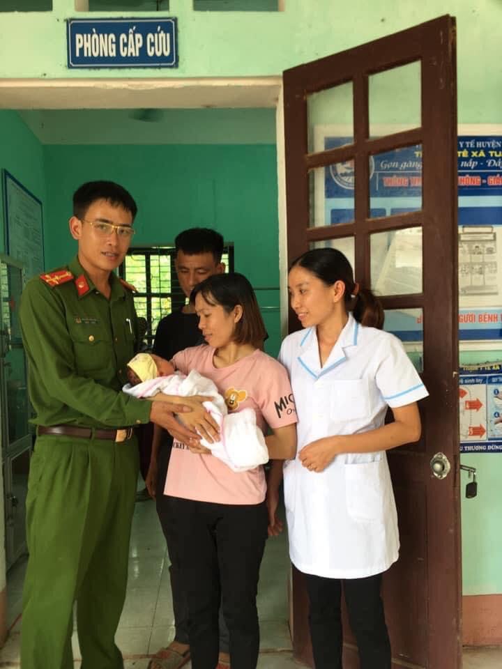 Bé sơ sinh bị bỏ rơi kèm lời nhắn "ai nhặt được nuôi dùm" - 2