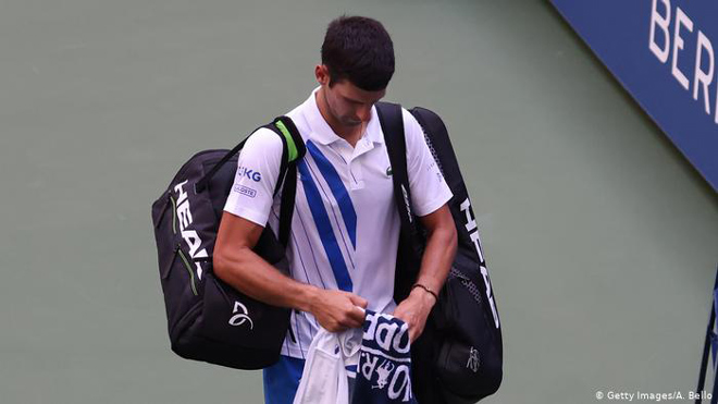 Phớt lờ cảnh báo, Djokovic ê chề rời US Open: Bị gọi là "kẻ đại ngốc" - 1
