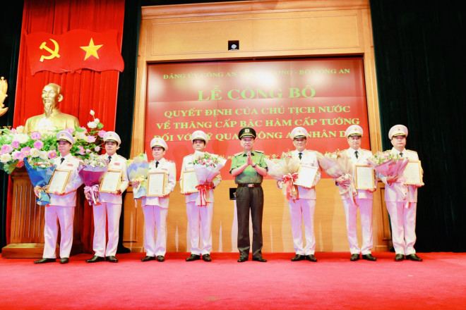 Giám đốc Công an tỉnh Thanh Hóa được thăng thiếu tướng - 2