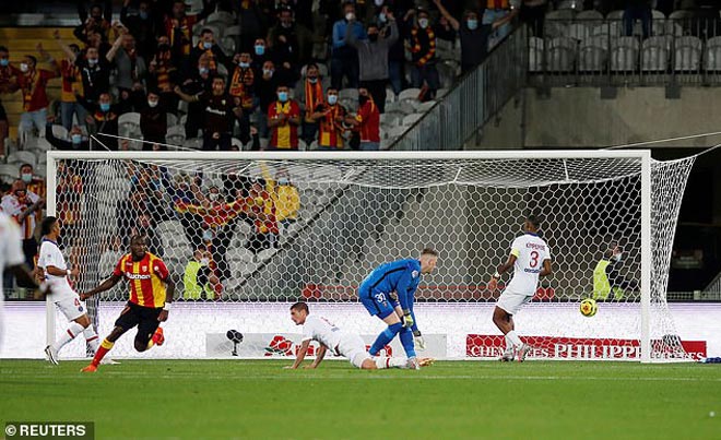 Video highlight trận Lens - PSG: Sai lầm tai hại, địa chấn rung chuyển Ligue 1 - 1