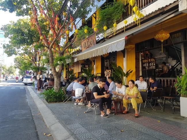Ảnh: Đà Nẵng trong ngày cuối tuần đầu tiên sau lệnh nới lỏng giãn cách xã hội - 2