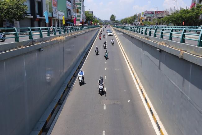 Ảnh: Đà Nẵng trong ngày cuối tuần đầu tiên sau lệnh nới lỏng giãn cách xã hội - 6