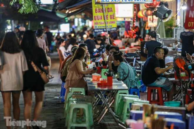 Cận cảnh những tuyến phố sẵn sàng 'sống xuyên đêm' ở Hà Nội - 10