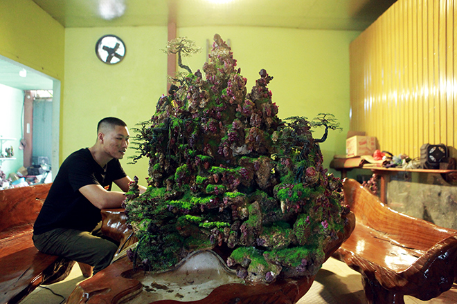 Bàn đá gắn hàng nghìn viên đá quý, độc đáo nhất Việt Nam - 11