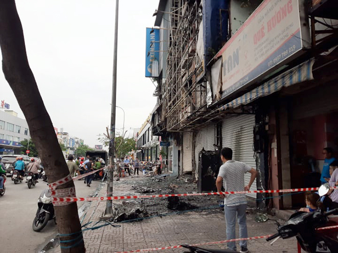 “Biển lửa” bao trùm chi nhánh ngân hàng ở Sài Gòn và căn nhà bên cạnh lúc rạng sáng - 5