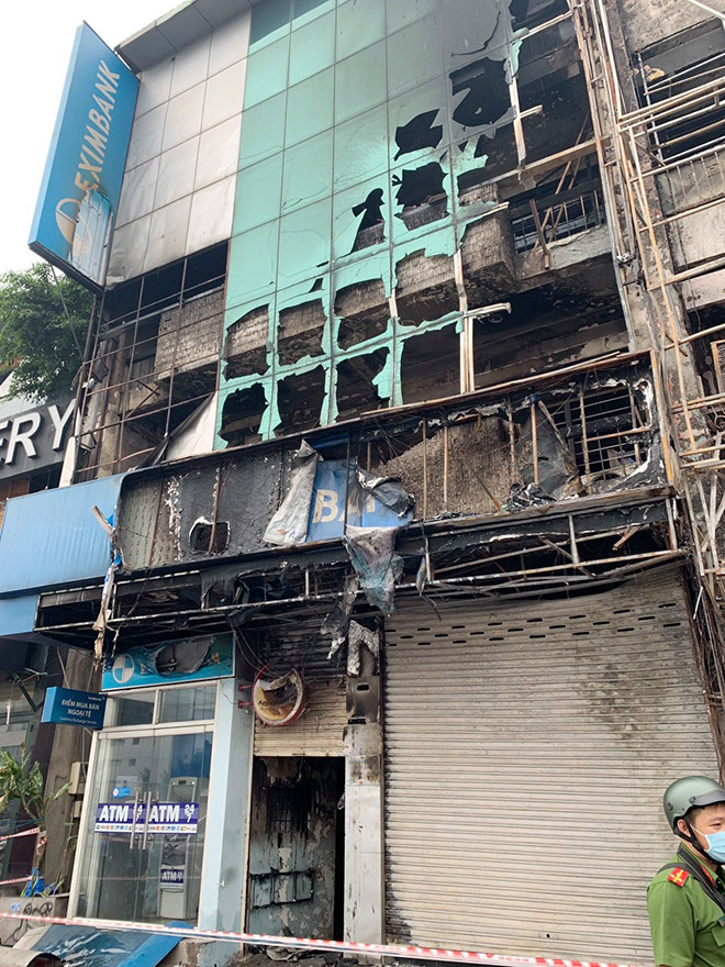 Thực nghiệm hiện trường vụ cháy chi nhánh ngân hàng ở Sài Gòn - 2