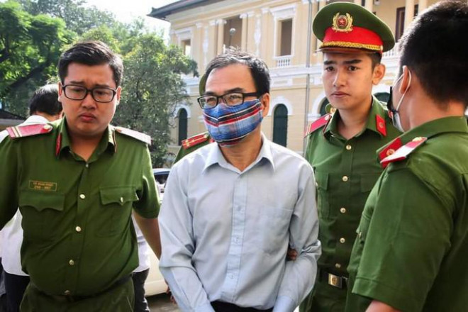 Ông Nguyễn Thành Tài và bà chủ Hoa Tháng Năm lãnh tổng cộng 13 năm tù - 3