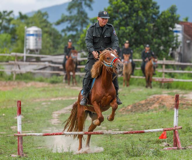 Những "chiến sĩ 4 chân" trung thành - 5