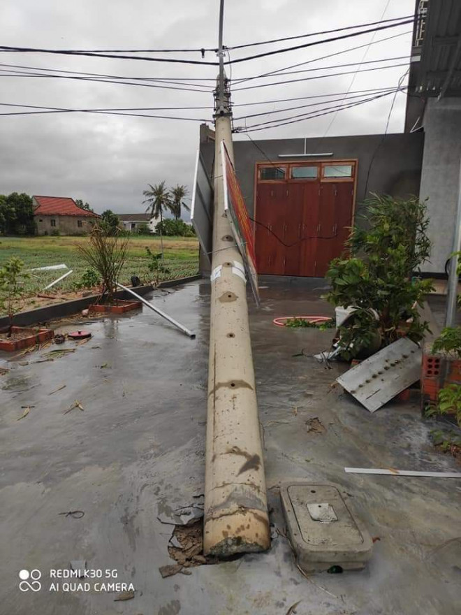 Hơn 400 cột điện đổ la liệt sau bão số 5: Tạm dừng sử dụng cột dự ứng lực - 4